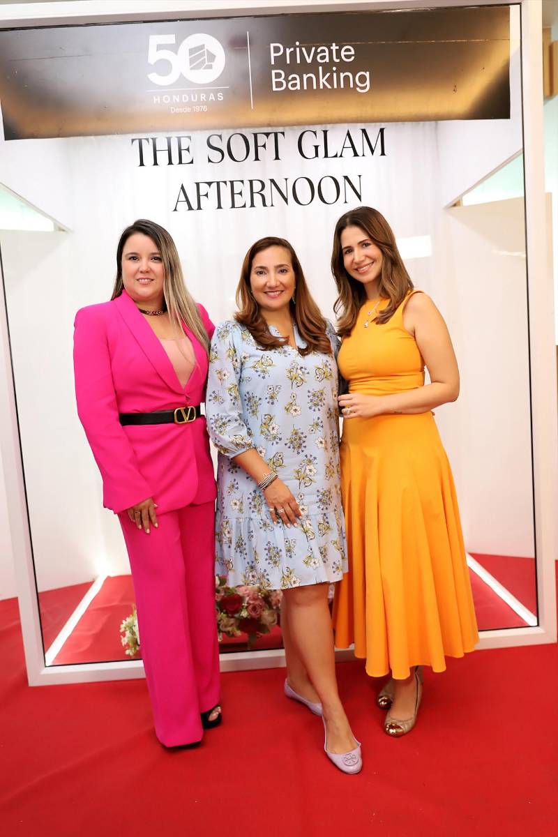 Abigail Oyuela, Mónica Arita y Fabiola Cañas.