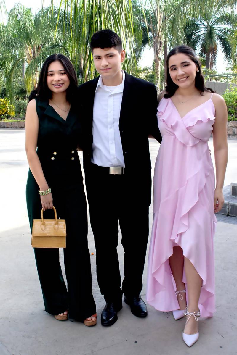 Sofía Mejía, Aarón Benítez y Aline Gutierrez.