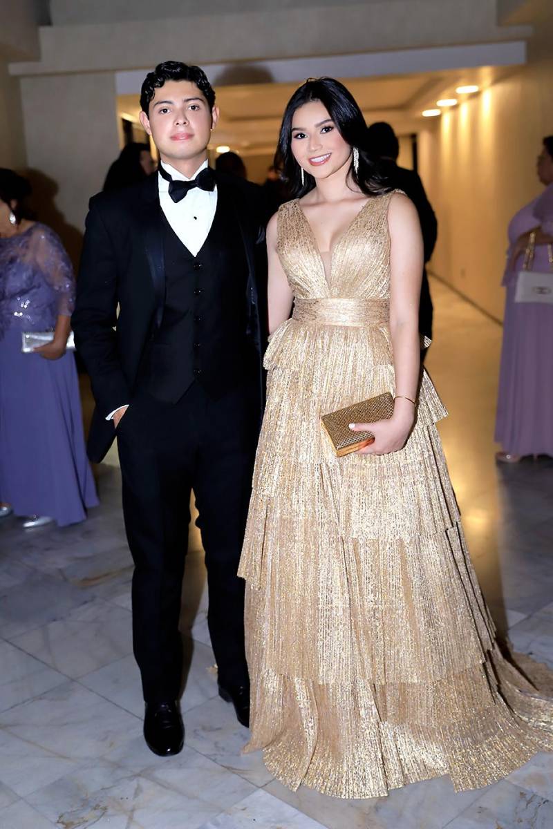 Fiesta de la prom 2025 de DelCampo School
