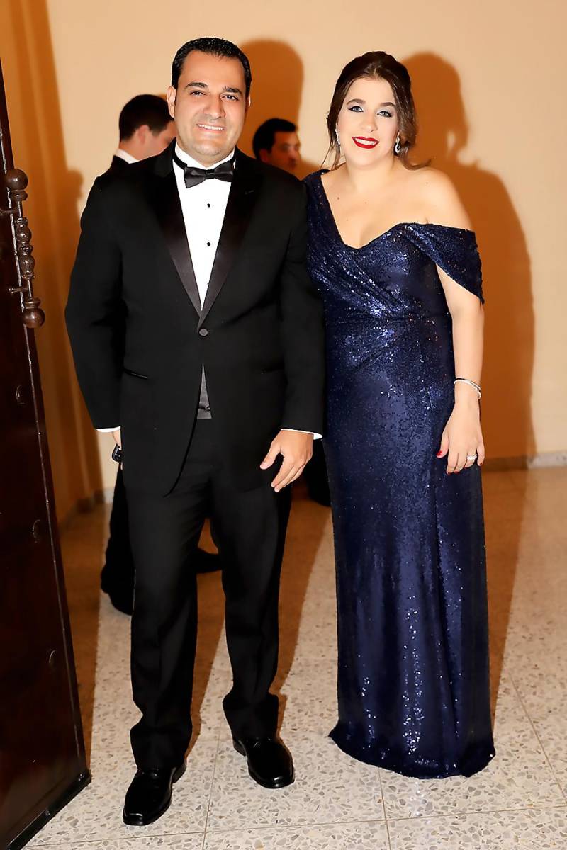 Odde y Laryssa Farah