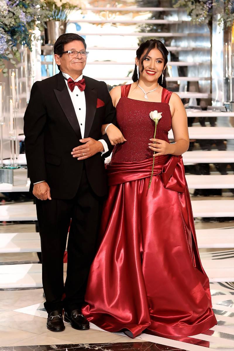 Emily Ismenia Aguilera Lagos con su padre Francisco Aguilera López 