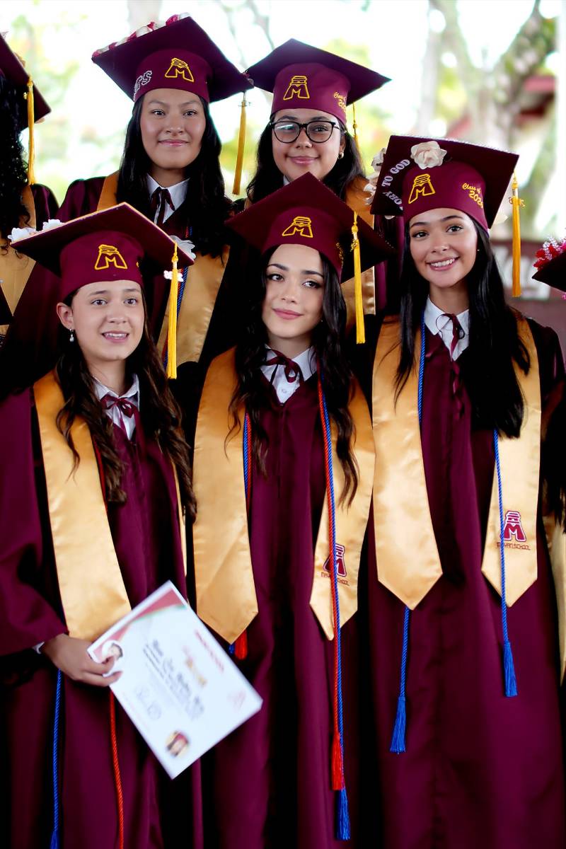 Graduación de los seniors 2026 de Mayan School