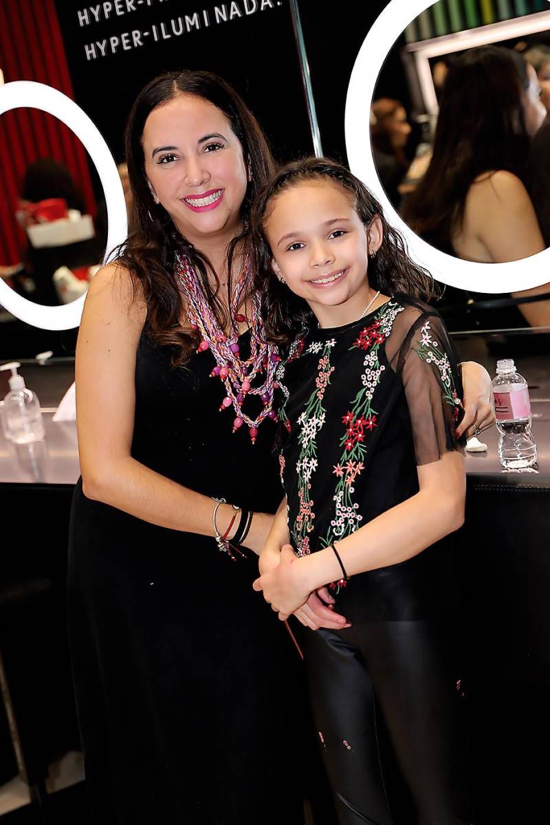 Cumpleaños de Paulina Cerna en M.A.C Cosmetics
