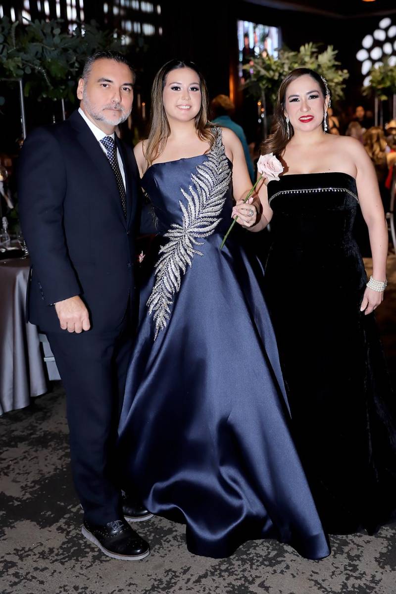 Orlando, Valentina Castro y Vanessa Velásquez.