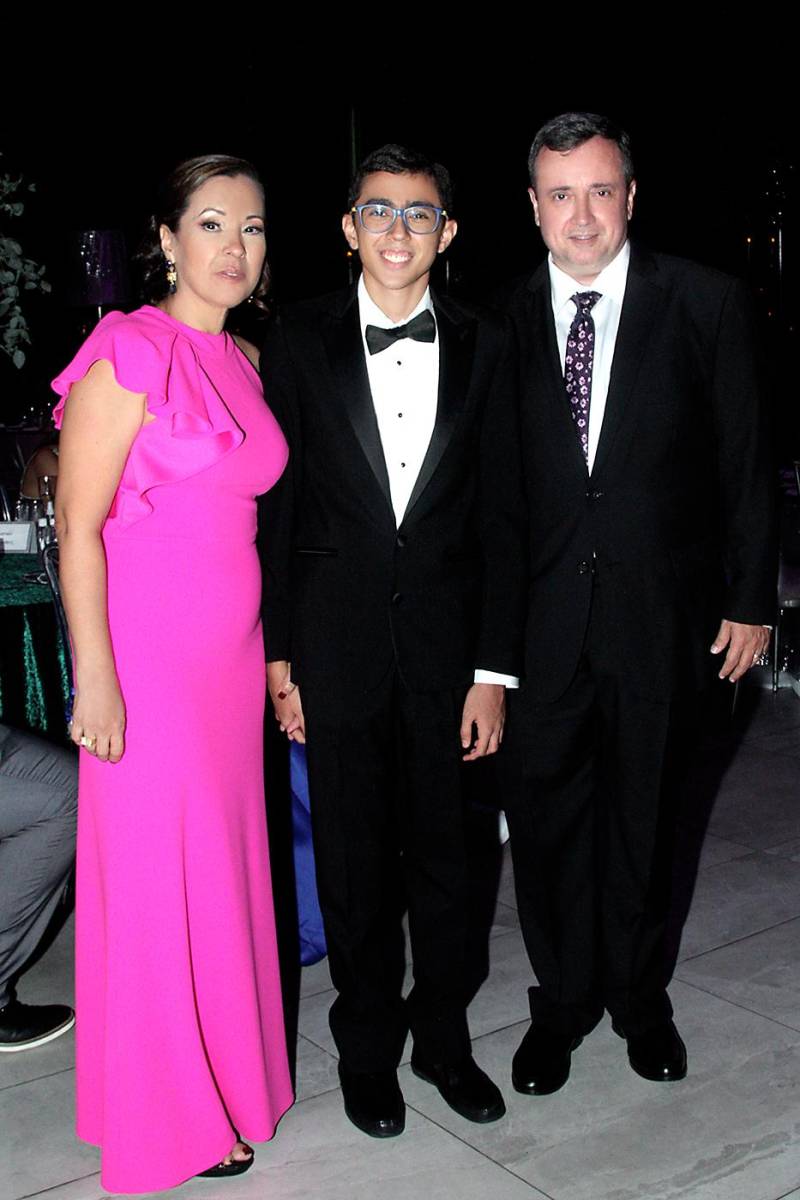 Cynthia, Samuel y Sergio Panayotti.