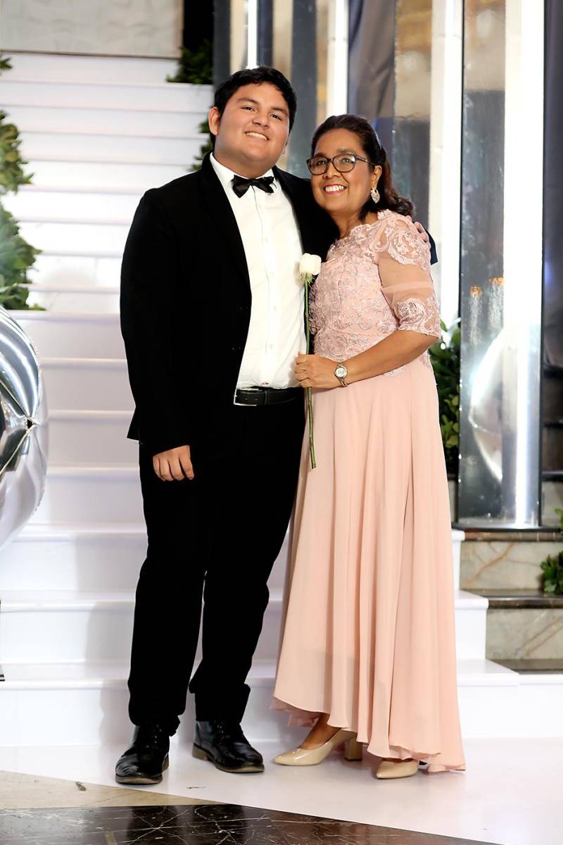 César Morales.