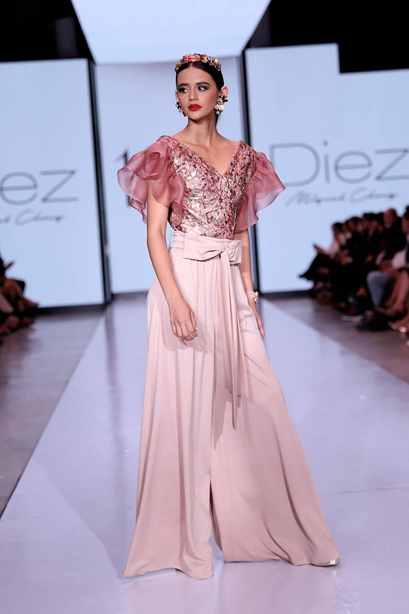 Diez por Miguel Chong en Bac Estilo Moda 2025