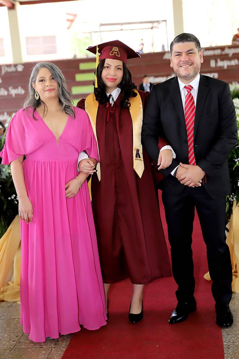 Graduación 2024 de Mayan School