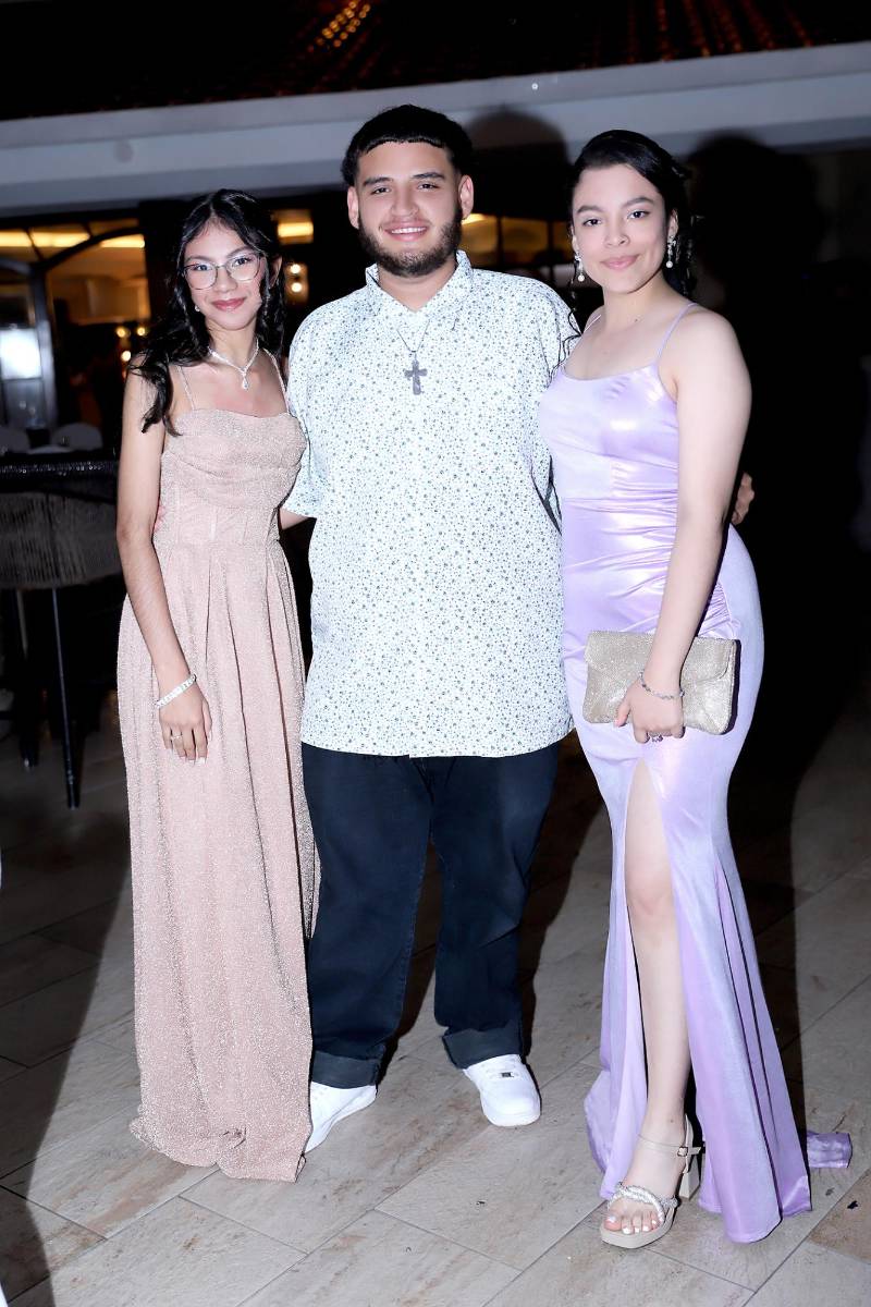 Azaria Cálix, José Reyes y Britany Flores.