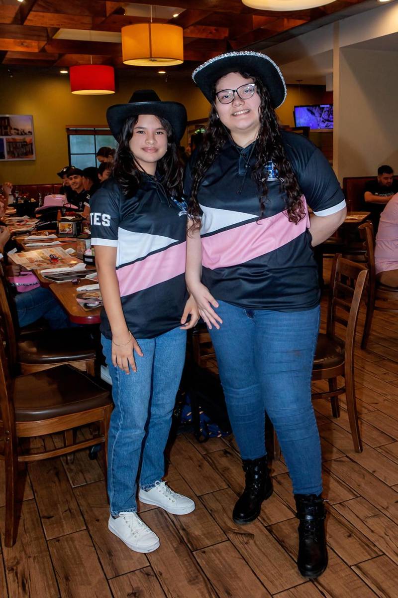 Izza Ramírez y Ariany Ortega.
