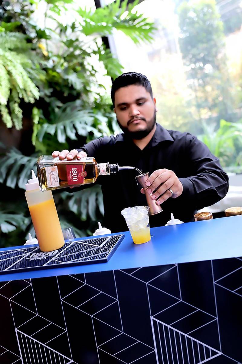 Además de disfrutar los refrescantes cocteles preparados con 1800 Tequila, distribuidos por Istmania