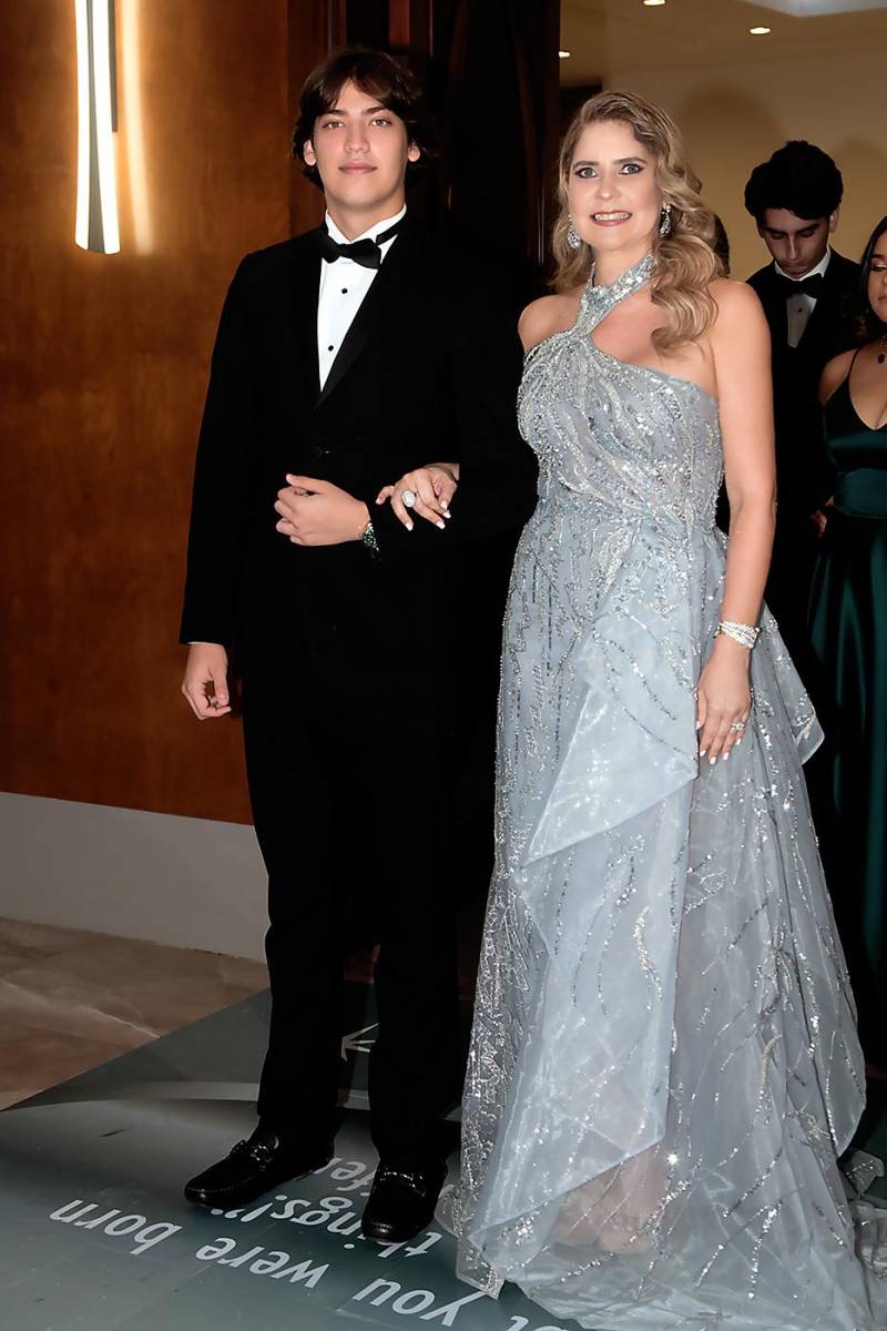 César Emilio y su madre Marisol Salgado