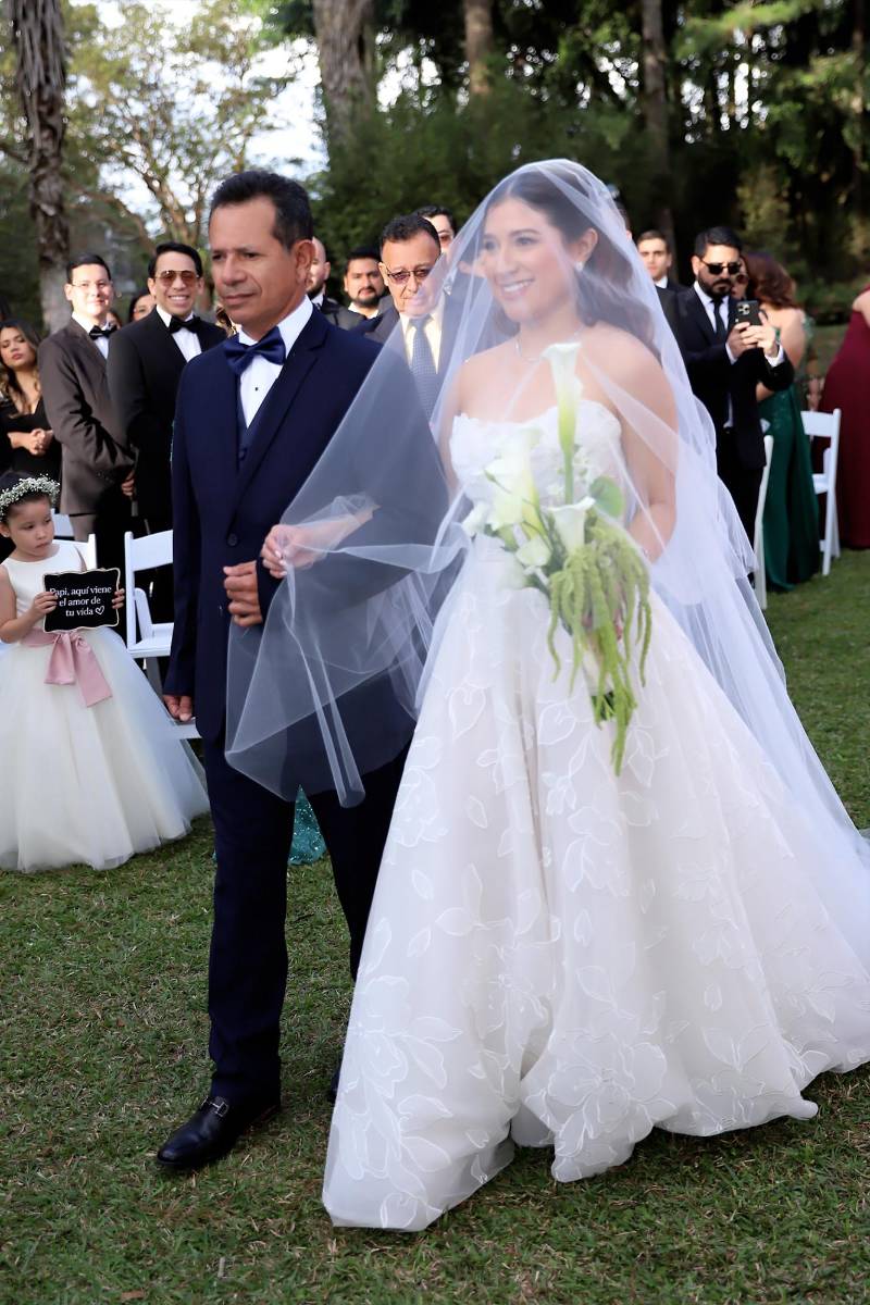 La boda de Paola Perdomo y Denis Cano