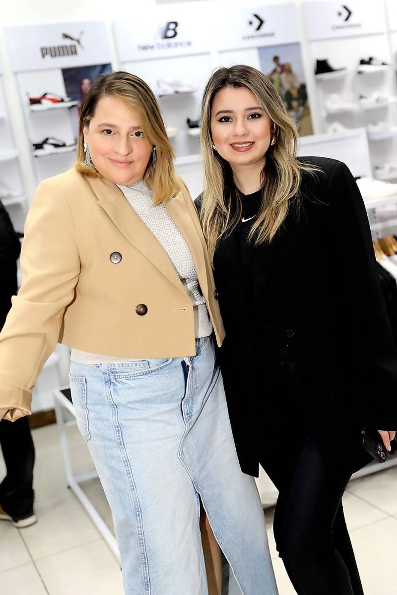 Jenni Cruz y Vanessa Vallecillo.