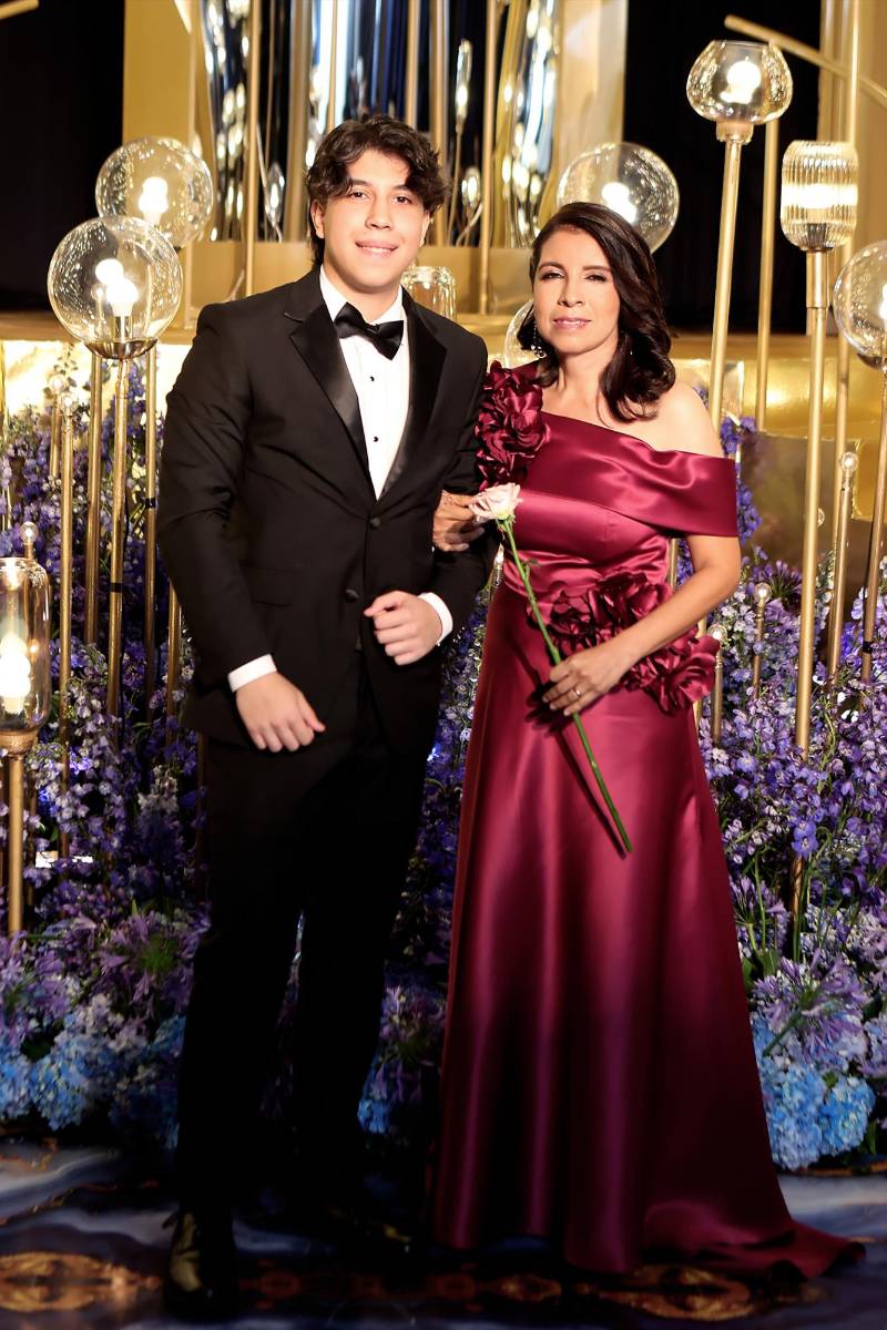Desfile de padres e hijos en la Prom 2026 de la Escuela Americana de Tegucigalpa