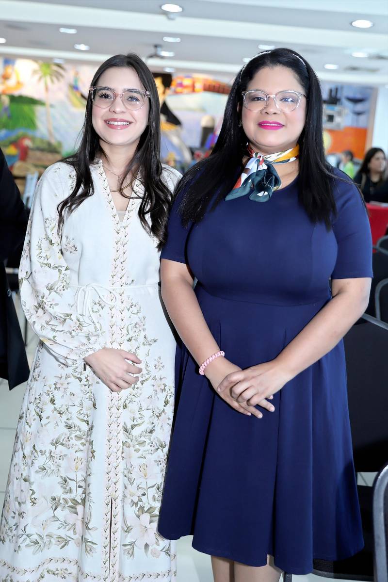 Nastya Rivera y Lixi Andrade.