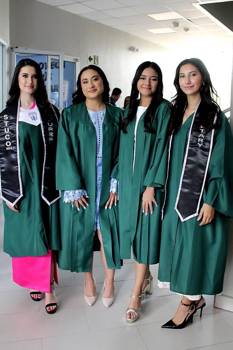 Graduación 2024 de DelCampo School