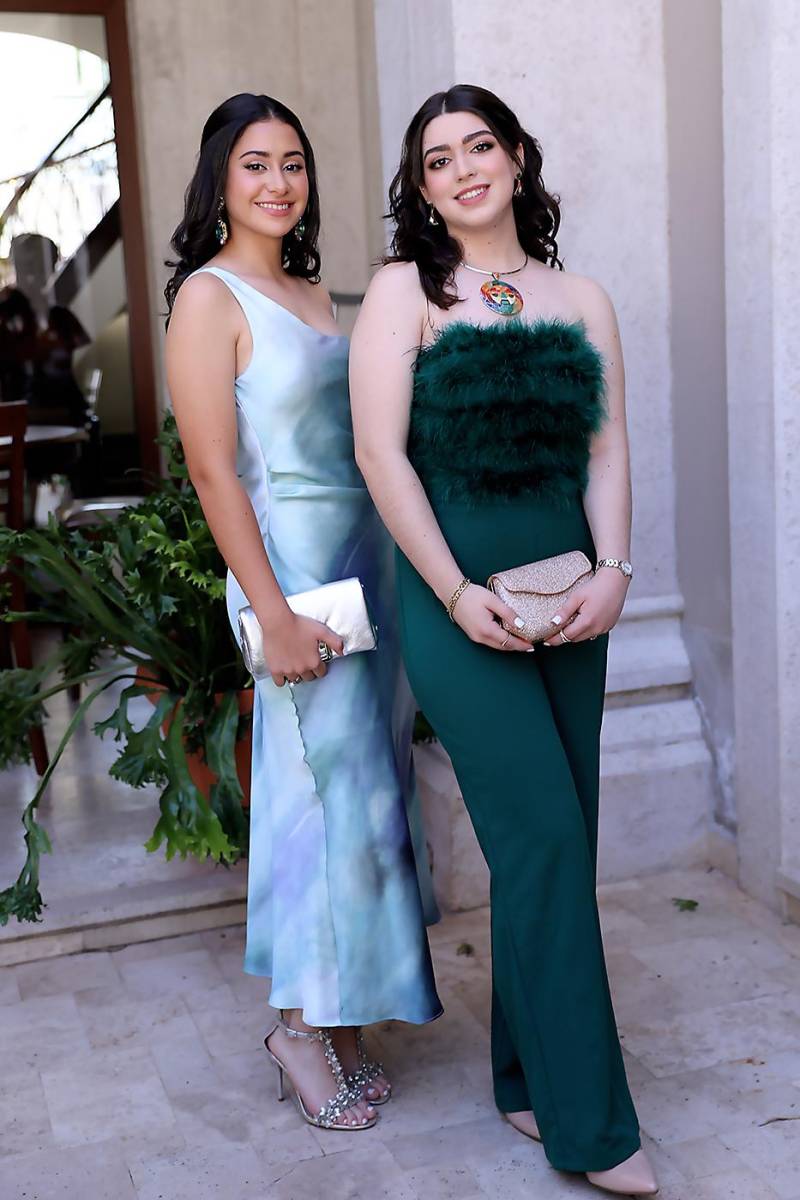 Ana Paulina Urrutia y Monserrat Enamorado.
