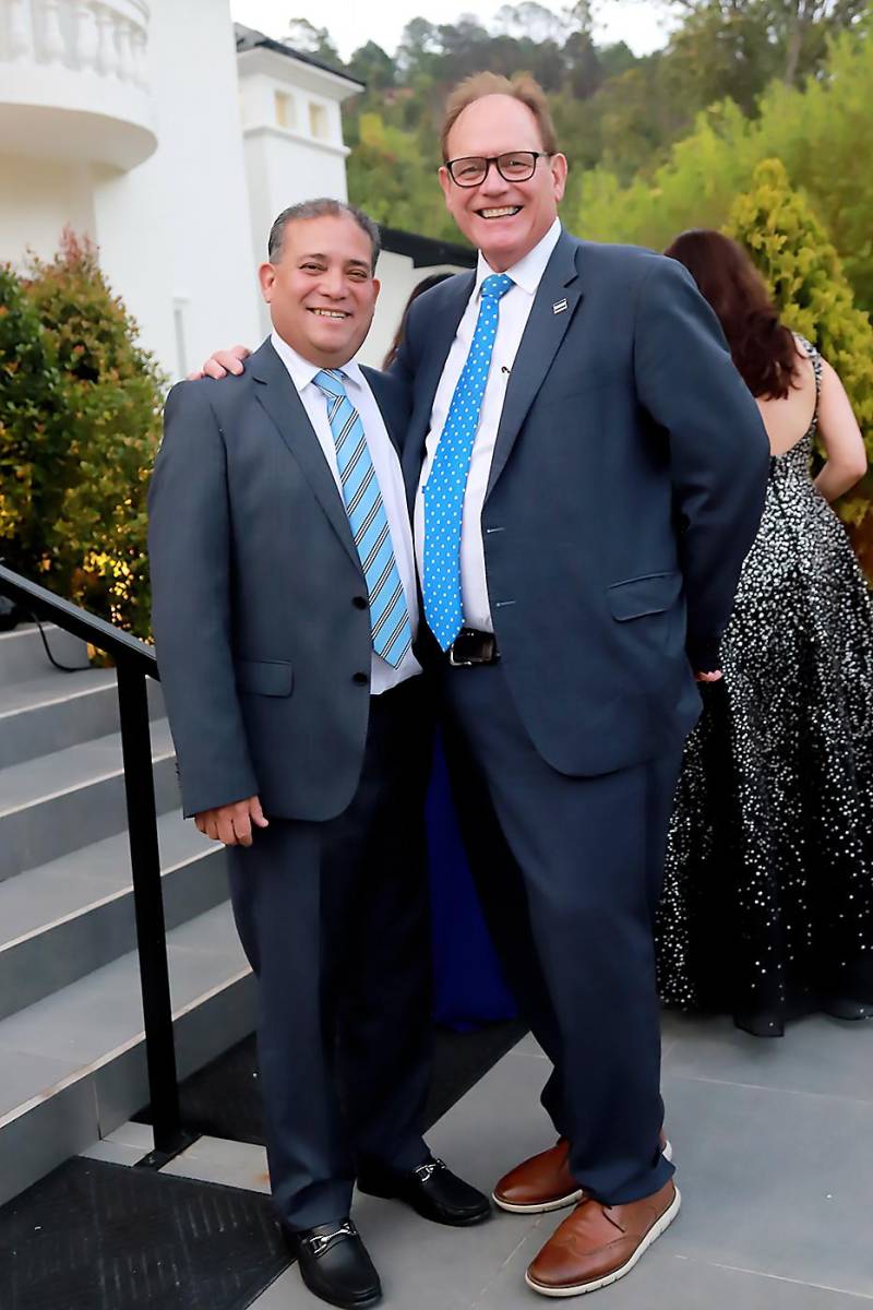 Plutarco Rivera y Wayne White