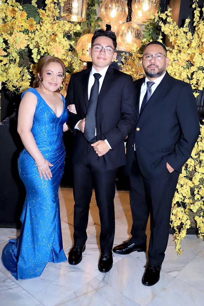 Invitados de la prom 2025 de La Estancia School