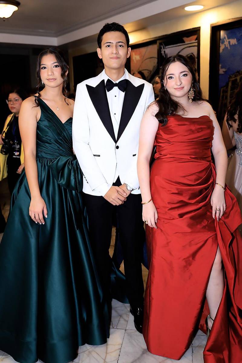 Fiesta de la prom 2025 de DelCampo School