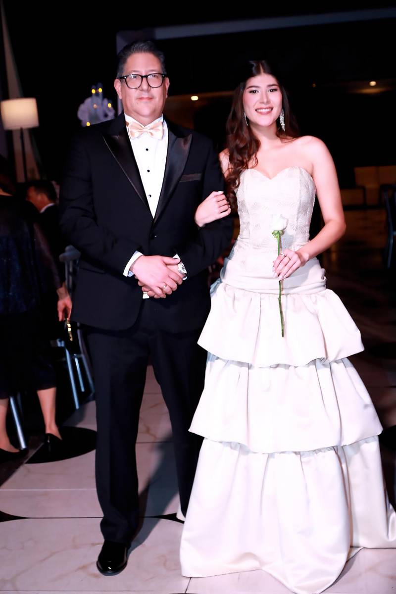 Andrea Bueso y su padre Misael Bueso. 