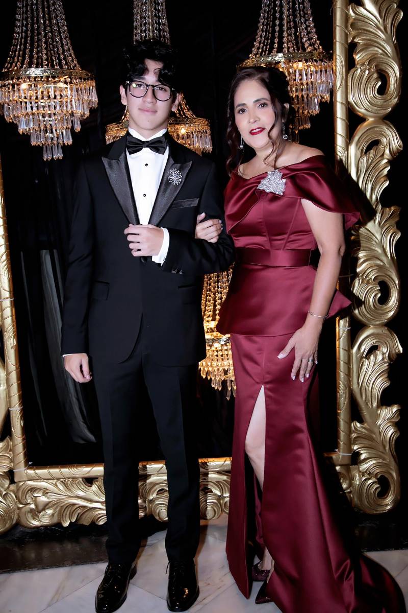Desfile padres e hijos de la Prom 2026 Del Campo School