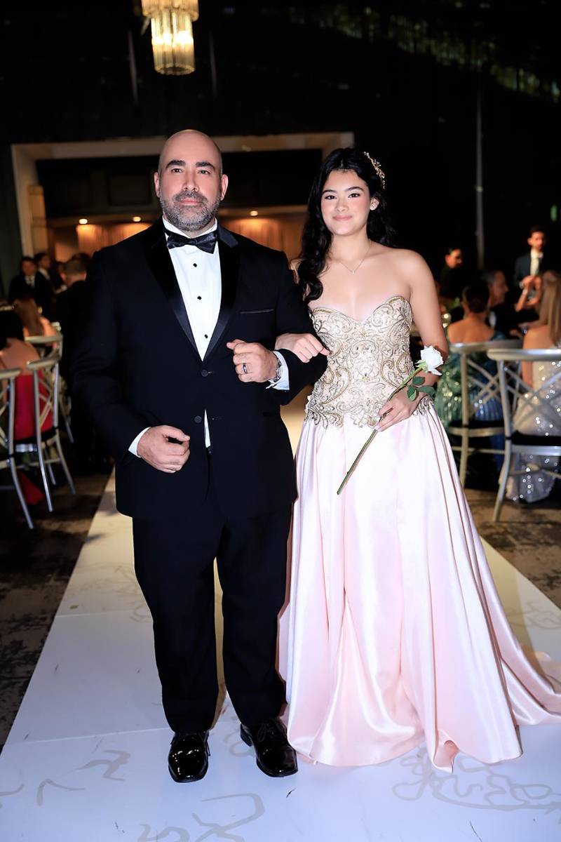 José y Valeria Corrales.