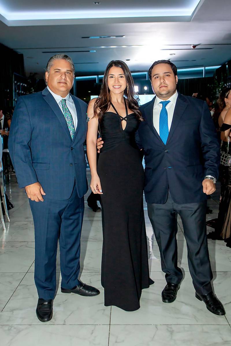 Basilio Fuschich, Giovanna Handal y Christopher Fuschich