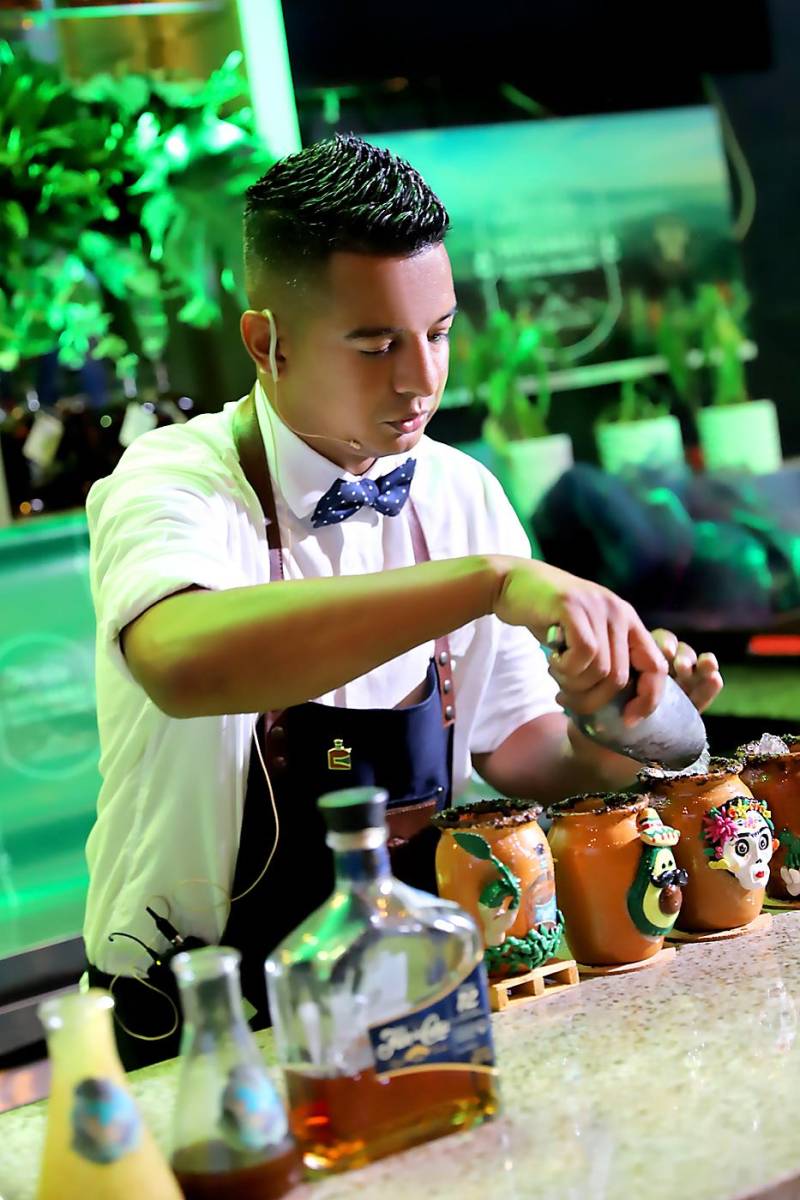 Galería: Flor de Caña corona al bartender más sostenible de Honduras