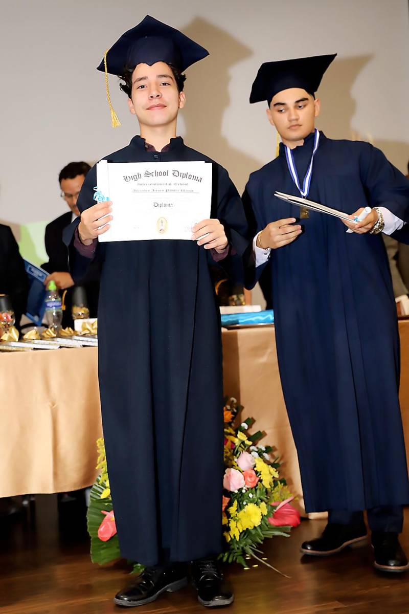 Entrega de títulos de la Intercontinental School 2023