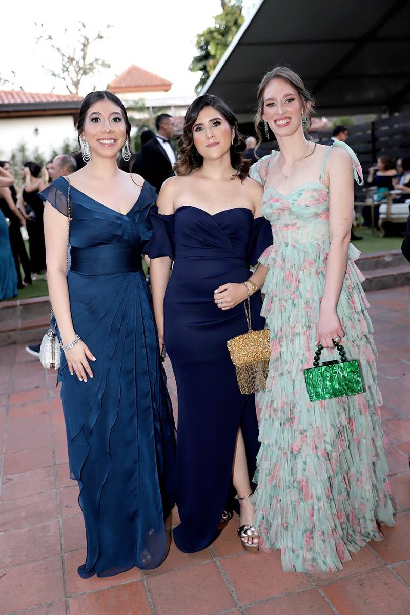 Michelle Nataren Vindel, Paulette Montoya y Shelby Quiñonez