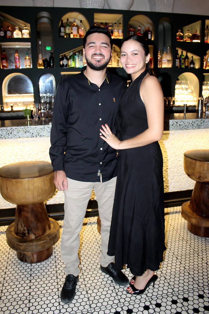 Sebastián Urbizo y Amy Alvarado.