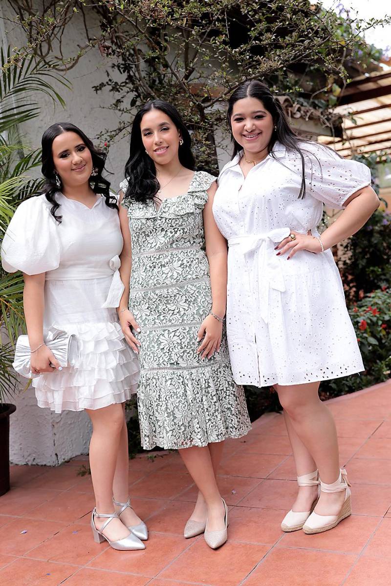Mildred Bussi, Valeria Pavón y Sophia Gutiérrez.