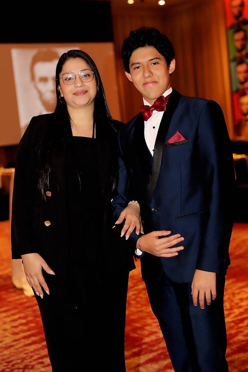 Evelyn Palacios y Emilk Alvarenga