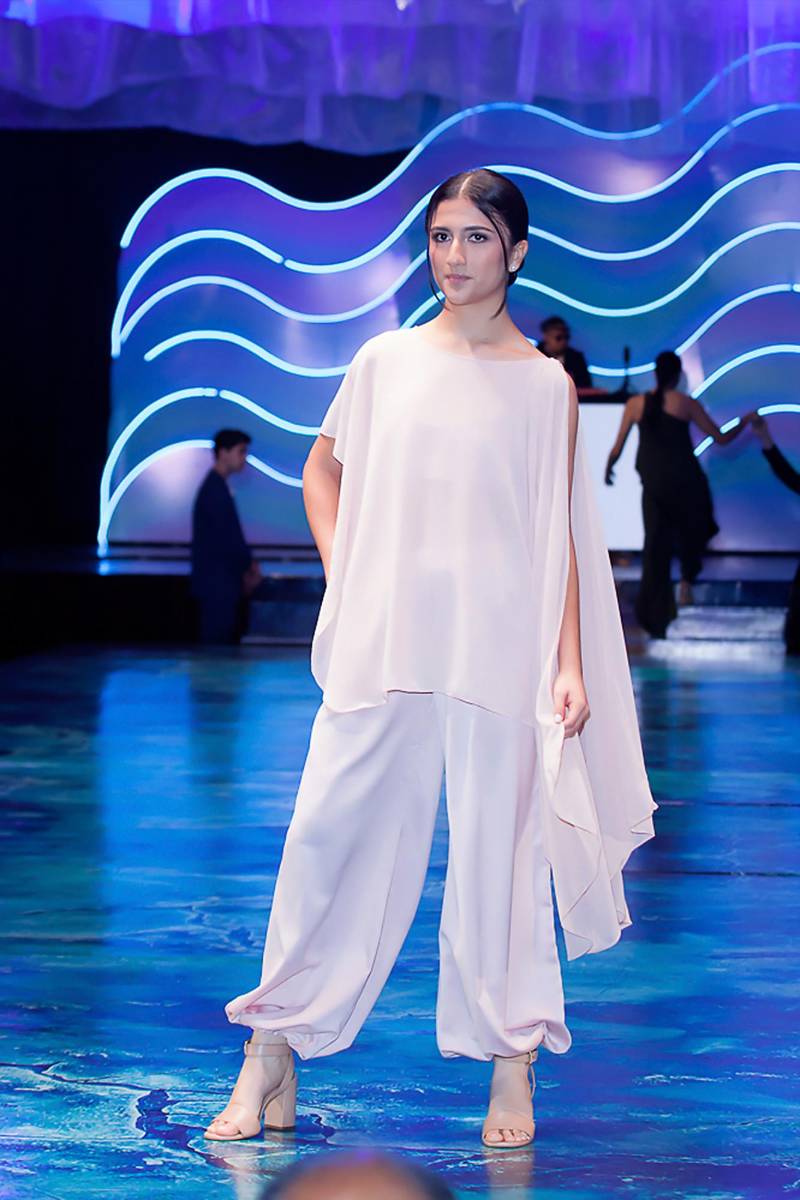 Senior Fashion Show 2026 de la Escuela Internacional Sampedrana, parte 1