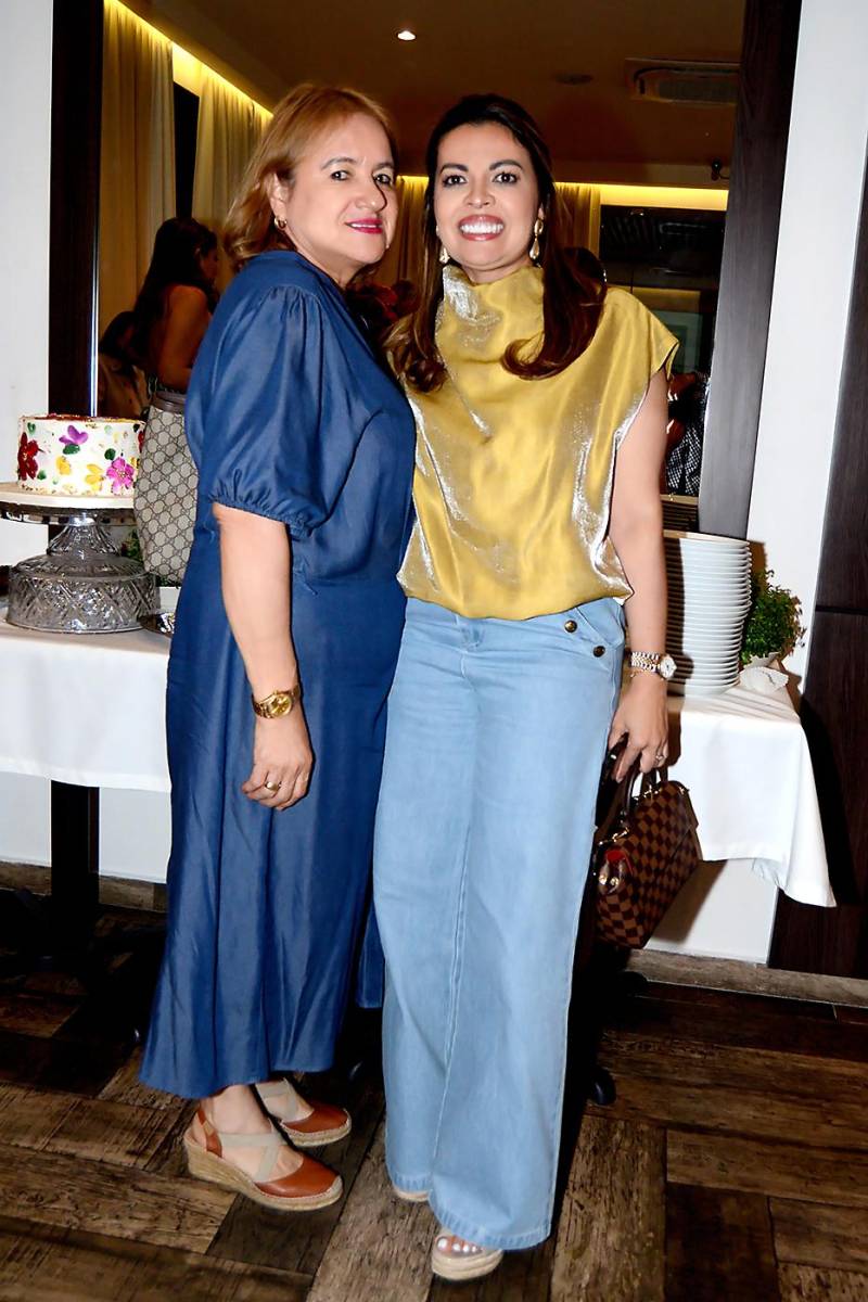 Reyna Alvarenga y Claudia Betancourt