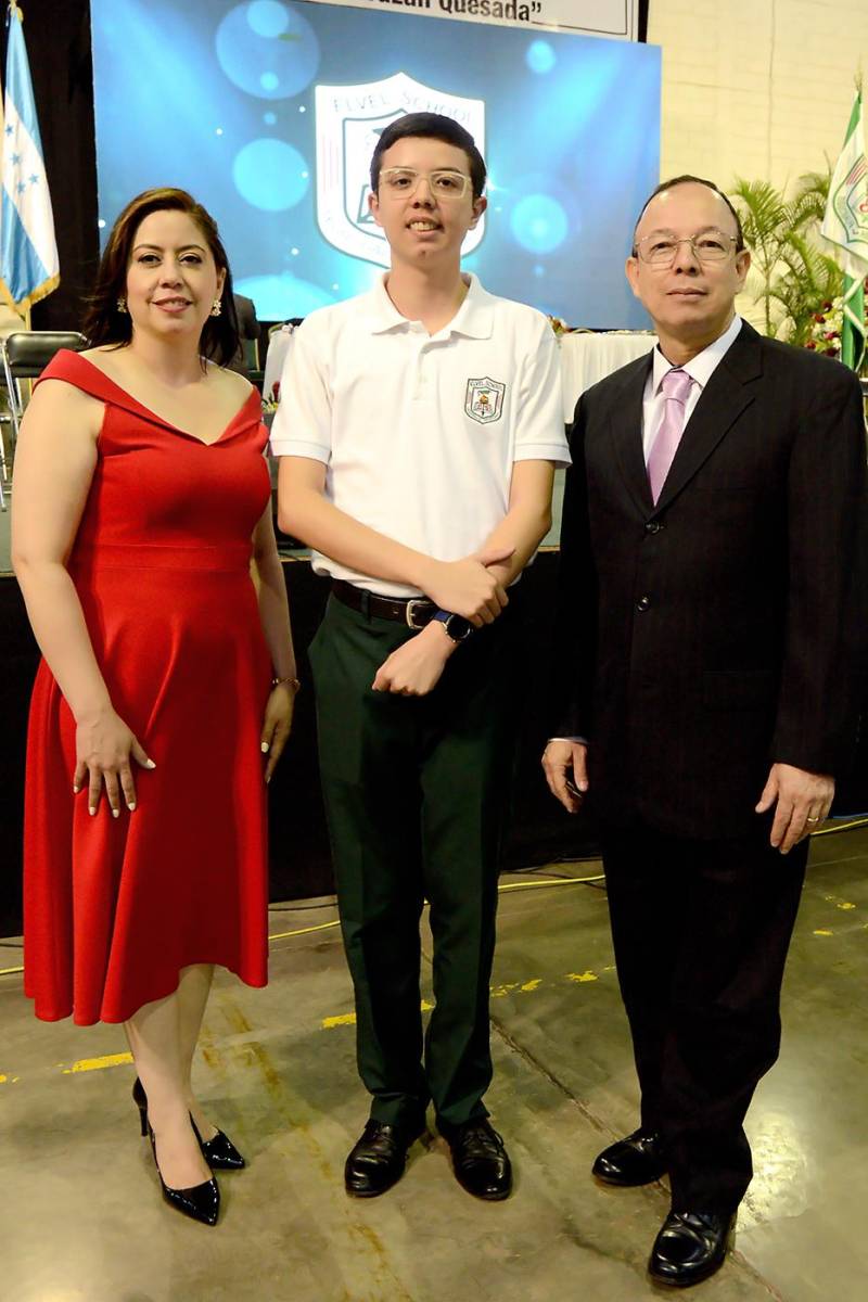 Graduación de la clase 2025 de Elvel School