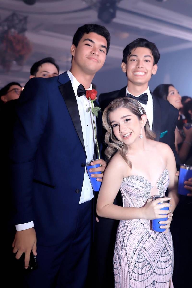 Fiesta de la prom 2025 de DelCampo School