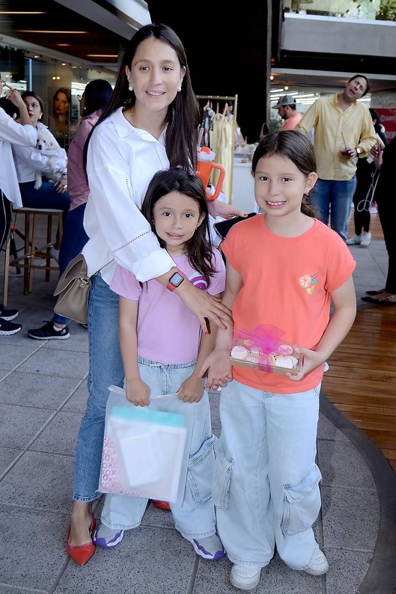 Dariela López, Roberta y Cayetala Bográn.