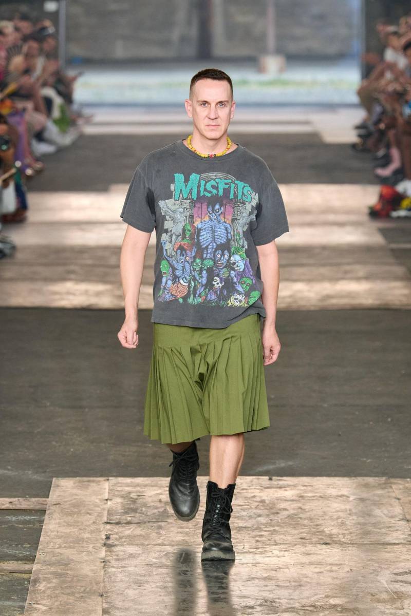 Moschino presenta colección masculina Primavera-Verano 2023