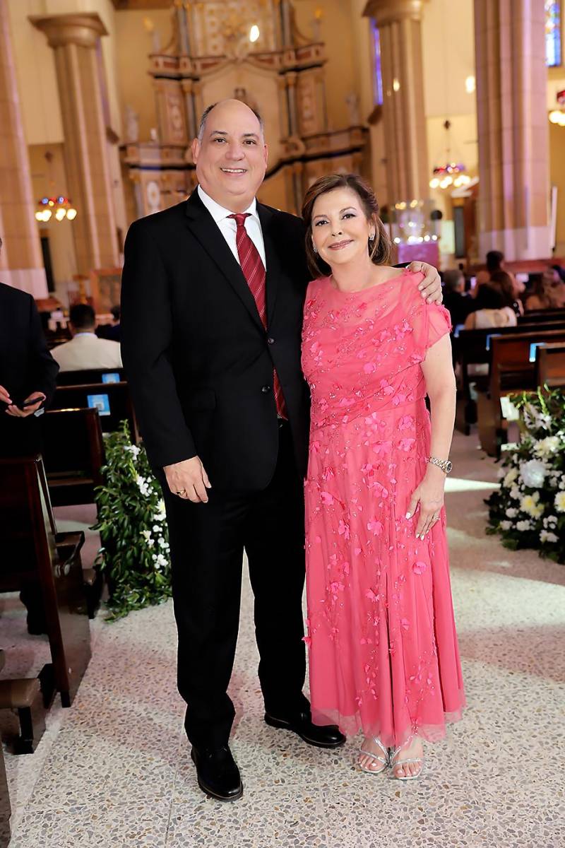 Jimmy Flores y Annette Bendeck - Flores