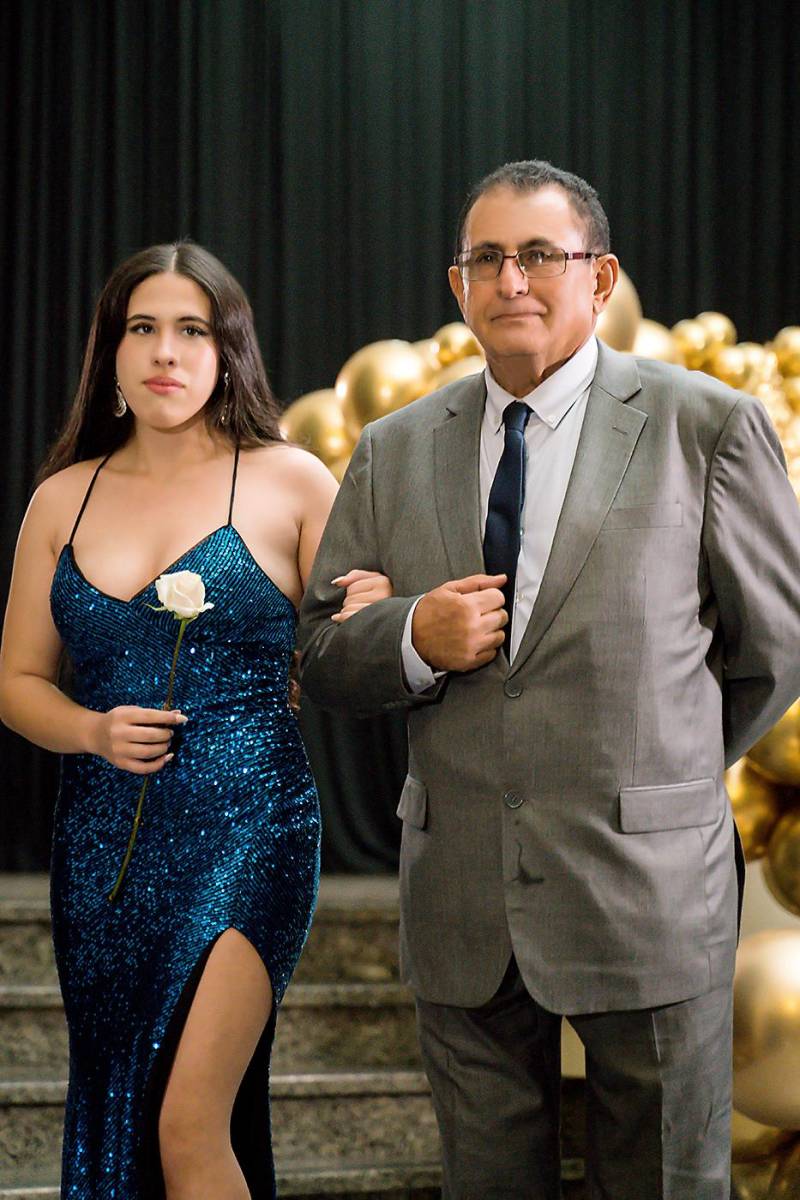 Desfile padres e hijos de la prom 2024 de IHCI Bilingual School
