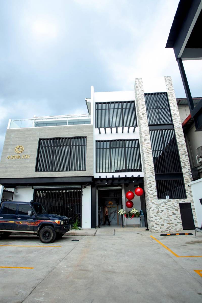 Apertura de Joyería Yoly en San Pedro Sula