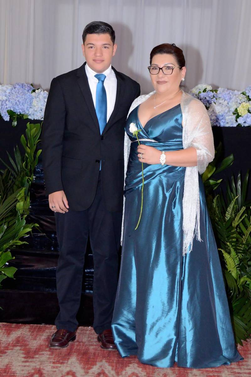  Lizbeth Funes y Diego Bonilla