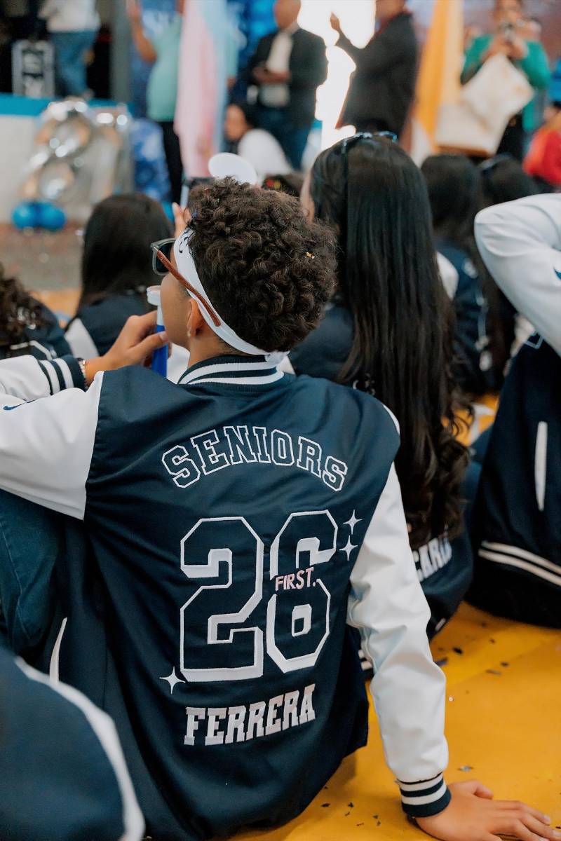 Senior entrance de la clase 2026 del Instituto María Auxiliadora