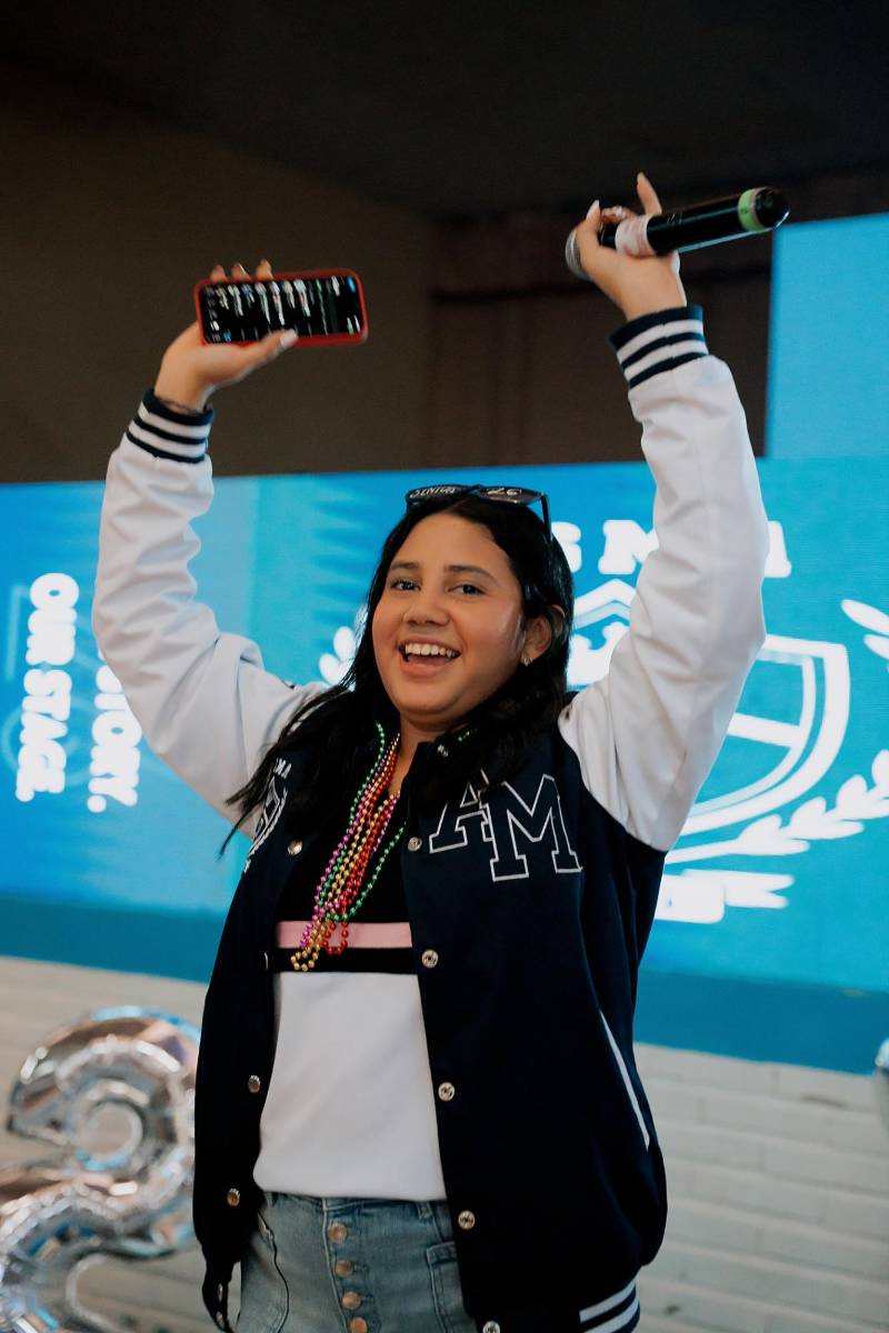 Senior entrance de la clase 2026 del Instituto María Auxiliadora