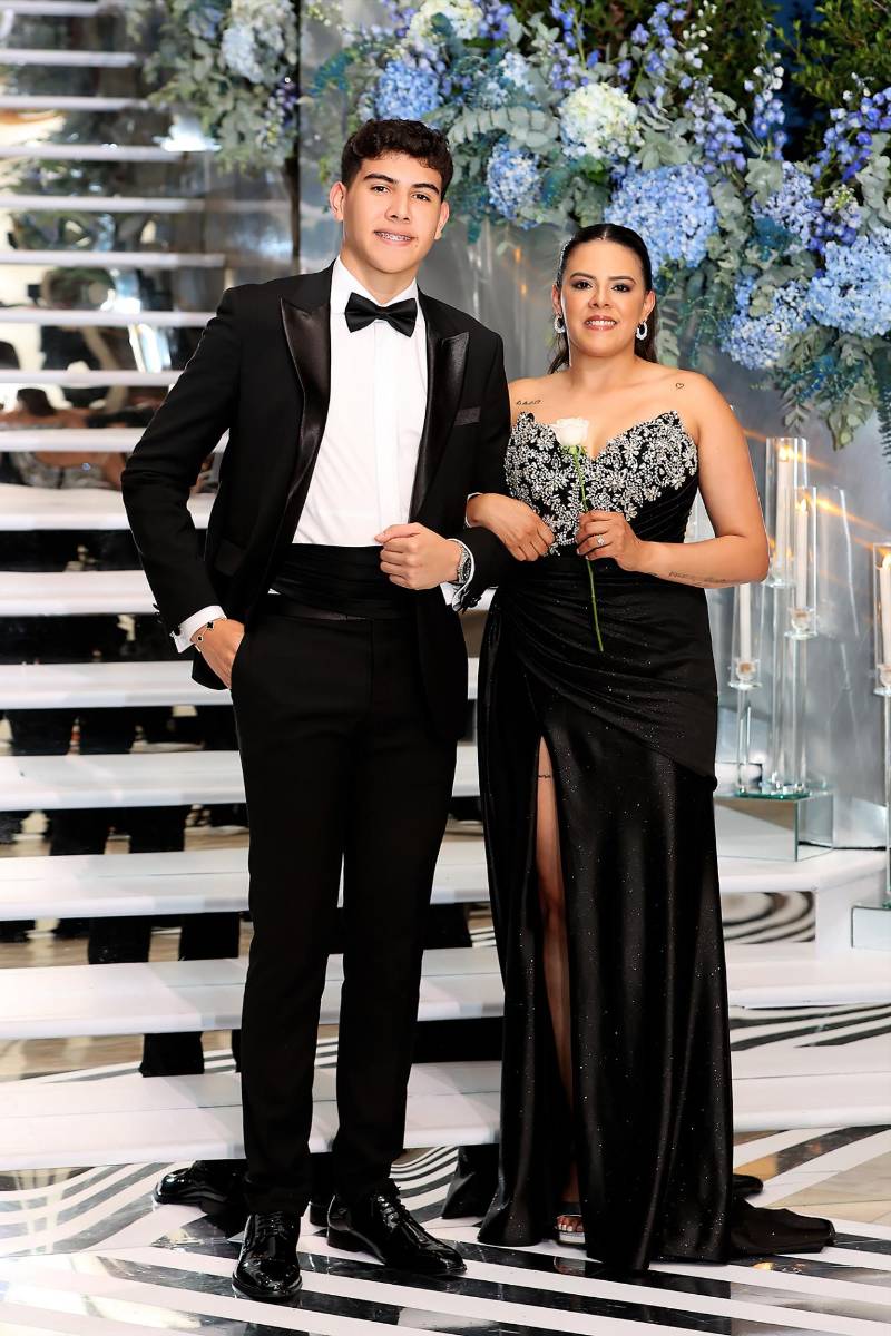 Daniel Emilio Kafie Montoya con su madre Vera Montoya 
