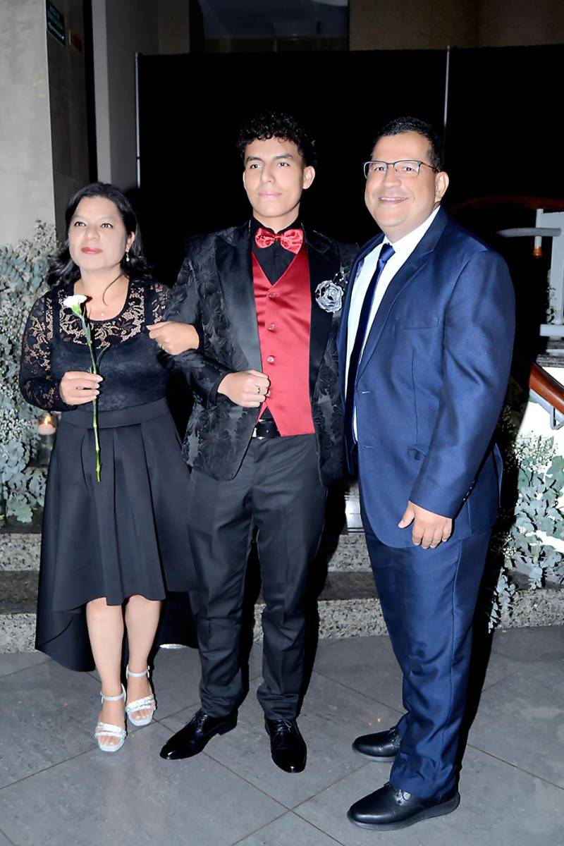 Erika Montalbán, Engell Trejo y Wilfredo Aguilera.