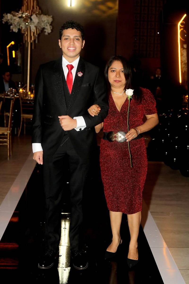  Doménico Arquidi y su madre Elda García.